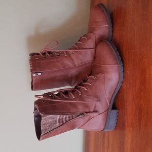 Unr8ed Woman's 9.5 Brown Boots